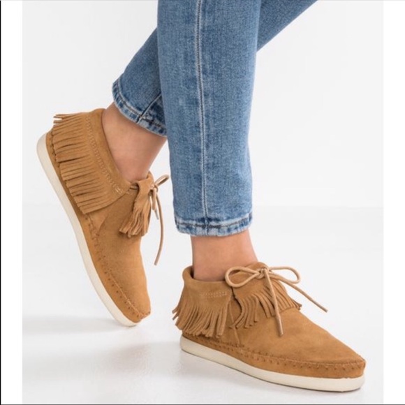 minnetonka venice bootie
